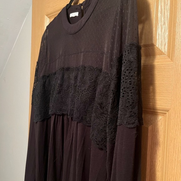 Maurice’s Black multi layer blouse - Picture 4 of 10